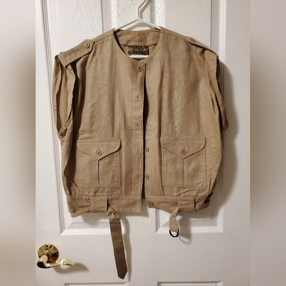 🔴 Tan t-shirt vest and skirt set